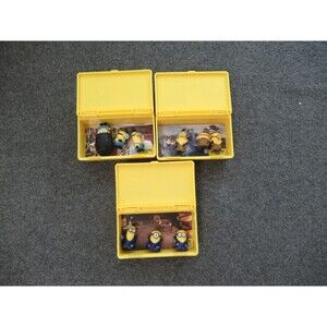 Lot of 3 Minions Figures and Yellow Carry Case Universal Studios Thinkway Toys